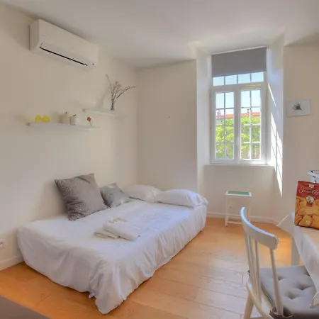 61 Place Nationale * Antibes